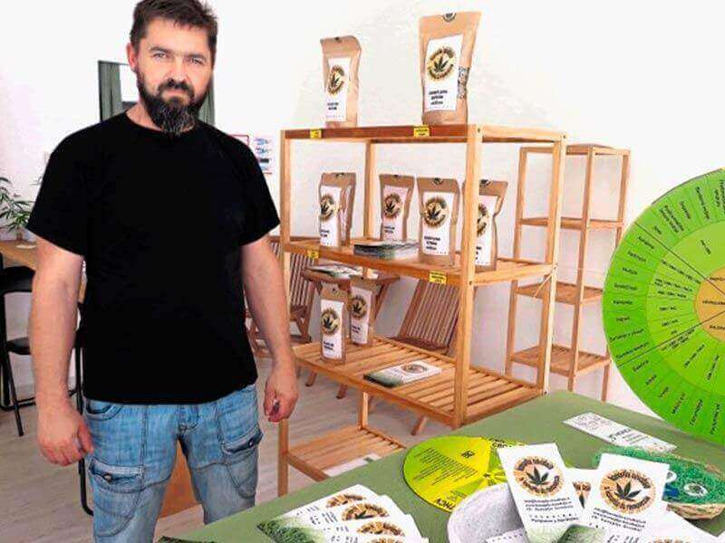 Janko Pirc odprl trgovino s konopljinimi izdelki.